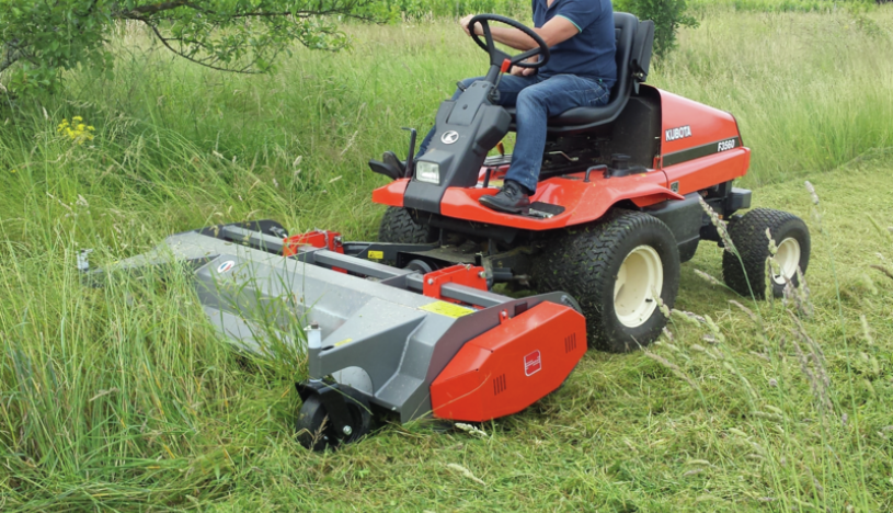 Débroussailleuse à fléaux
